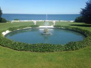 Rosecliff fountain